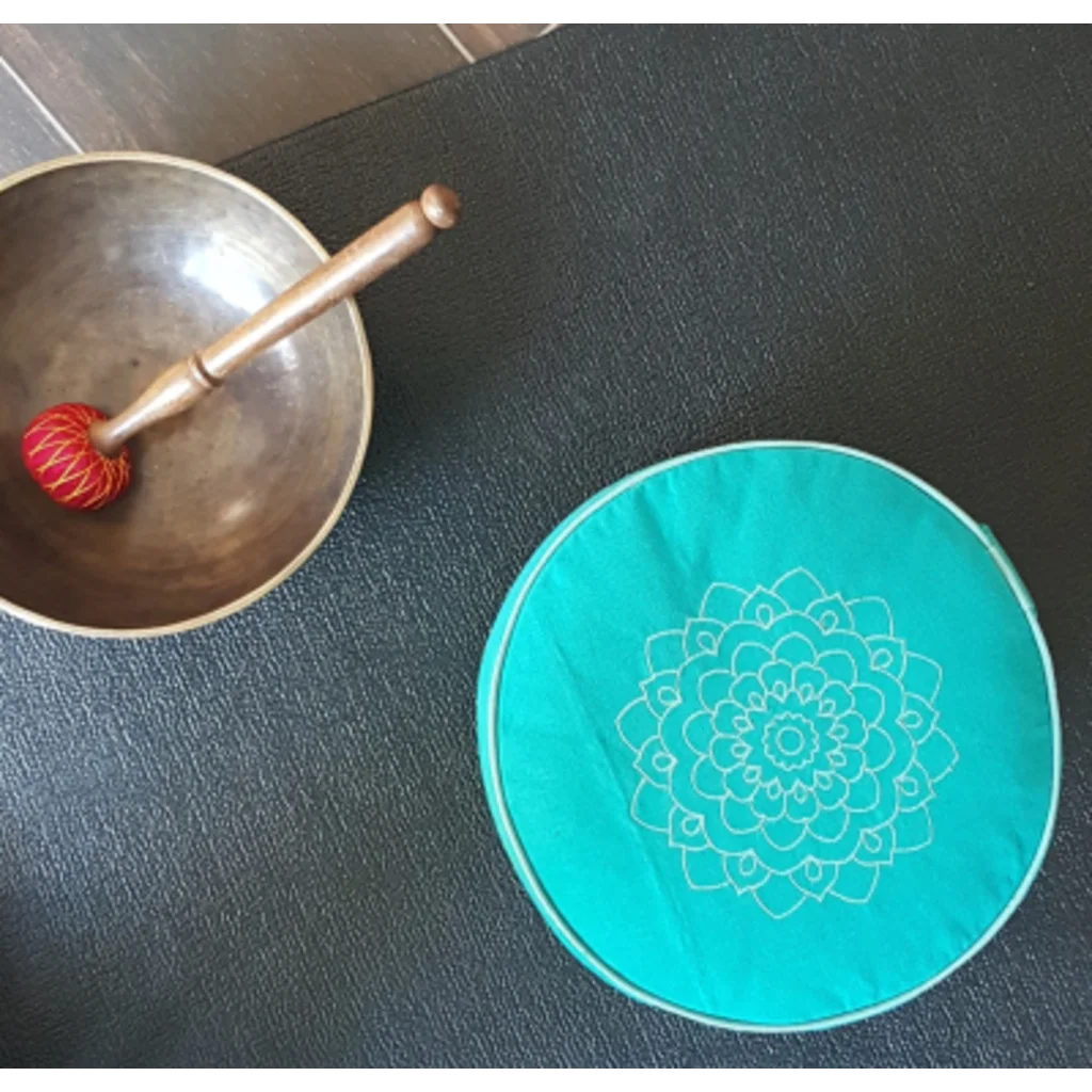 Meditationskissen+Yogakissen rund mit Stickerei in Türkis Grün von Frida Feeling Größe Ø 30 cm Höhe 15 cm