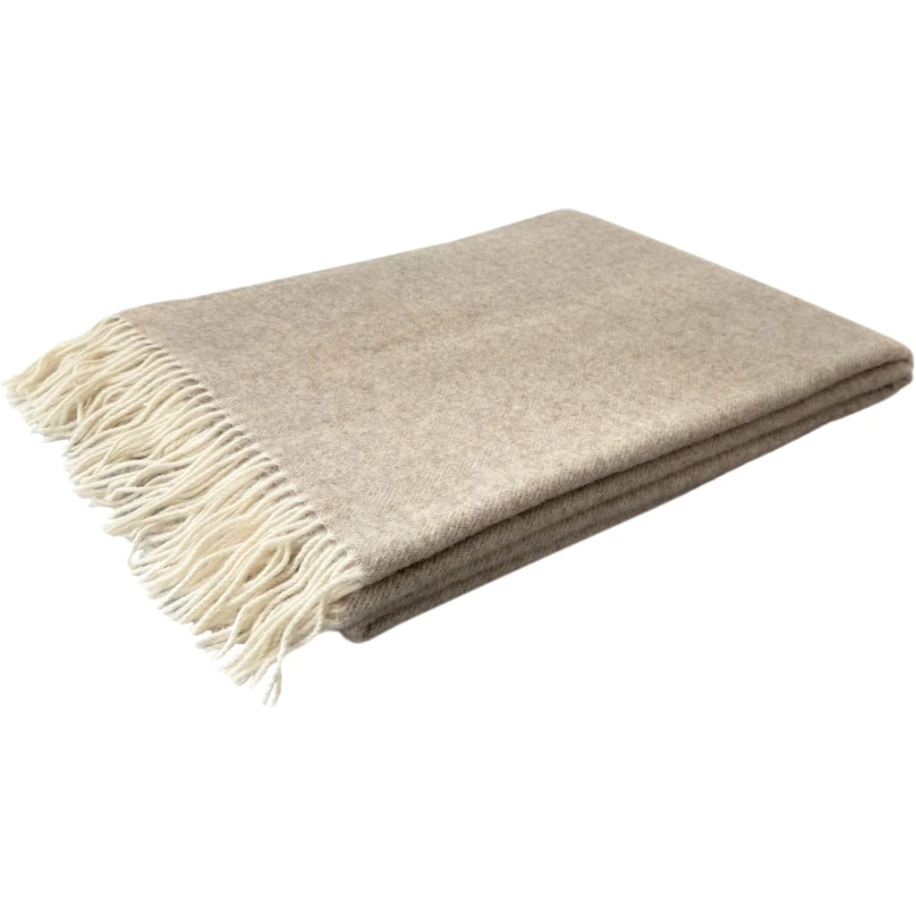 Merino Decke mit Fischgrät-Muster in Beige Muster Fischgrät von Erika Vaitkute Größe 140x200 cm