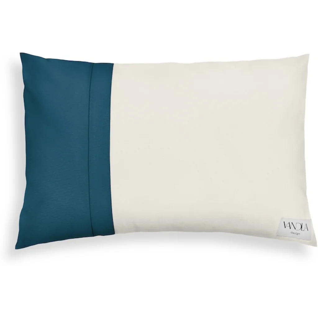 Modulare Kissenhülle rechteckig Farbkombinationen mit Creme in Creme+Petrol Creme+Blau von Vandla design Größe 40x60 cm