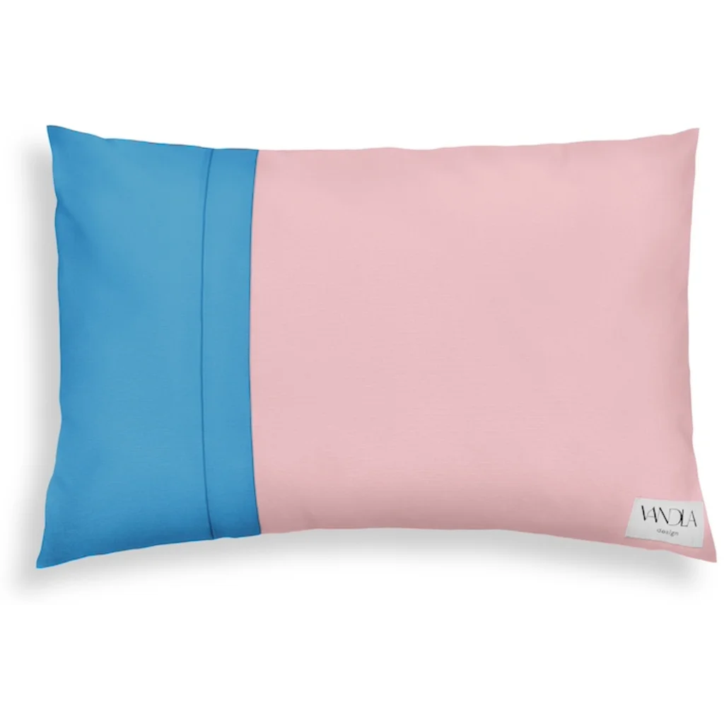Modulare Kissenhülle rechteckig Farbkombinationen mit Zartrosa in Zartrosa+Atlantik Rosa+Blau von Vandla design Größe 40x60 cm