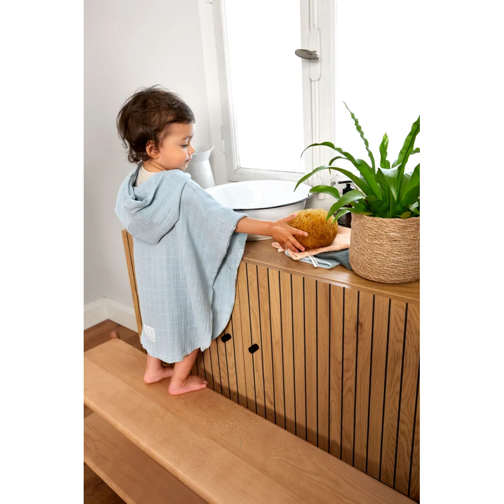 Musselin Baby-+Kinder-Badeponcho in Hellblau Blau von Lässig Größe 12-36 Monate