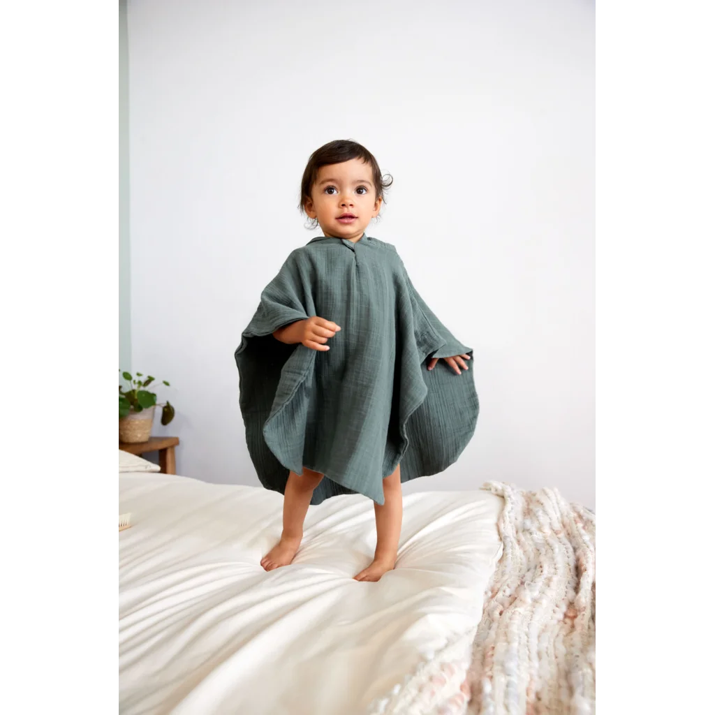Musselin Baby-+Kinder-Badeponcho in Petrol Grün von Lässig Größe 12-36 Monate