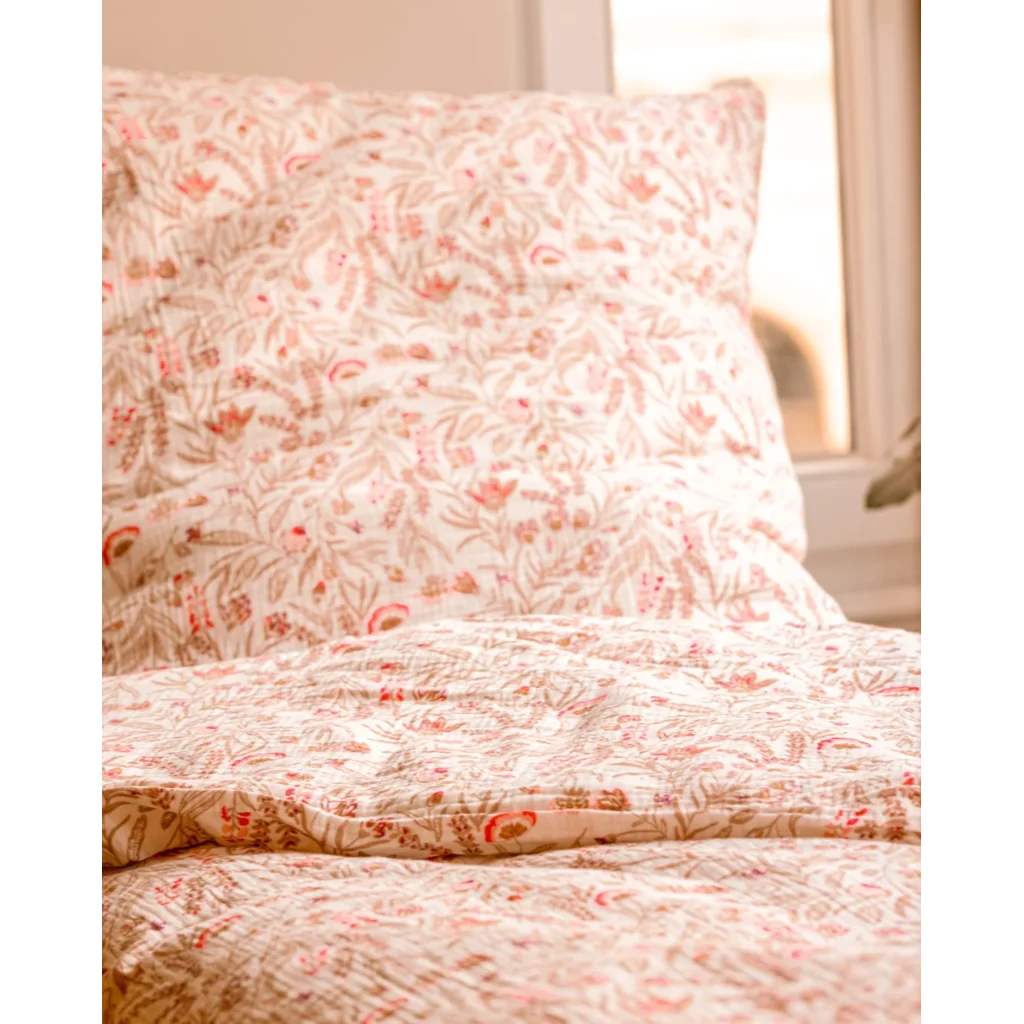 Musselin Bettwäsche Blumen Garnitur in Weiß+Beige+Pink Muster Blumen von hutch&putch Größe 135x200 + 80x80 cm