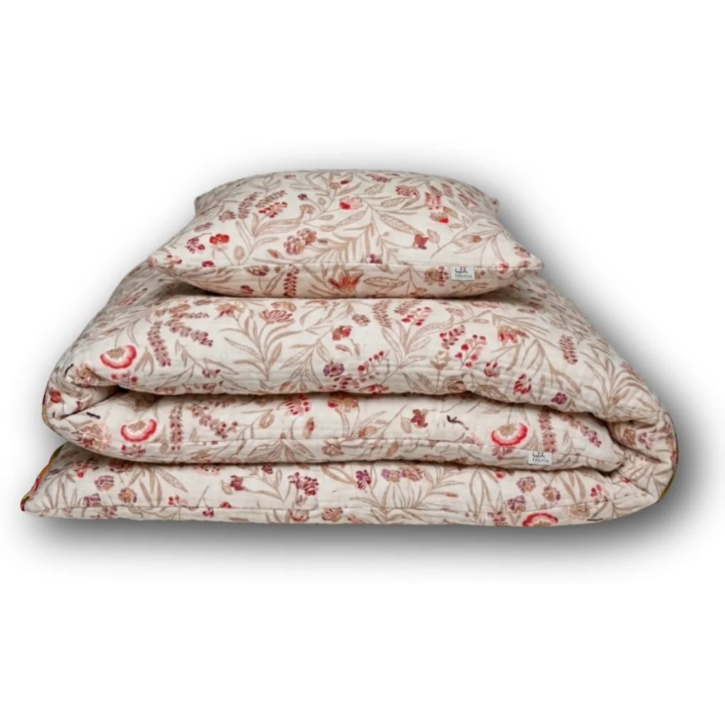 Musselin Bettwäsche Blumen Garnitur in Weiß+Beige+Pink Muster Blumen von hutch&putch Größe 155x220 + 80x80 cm