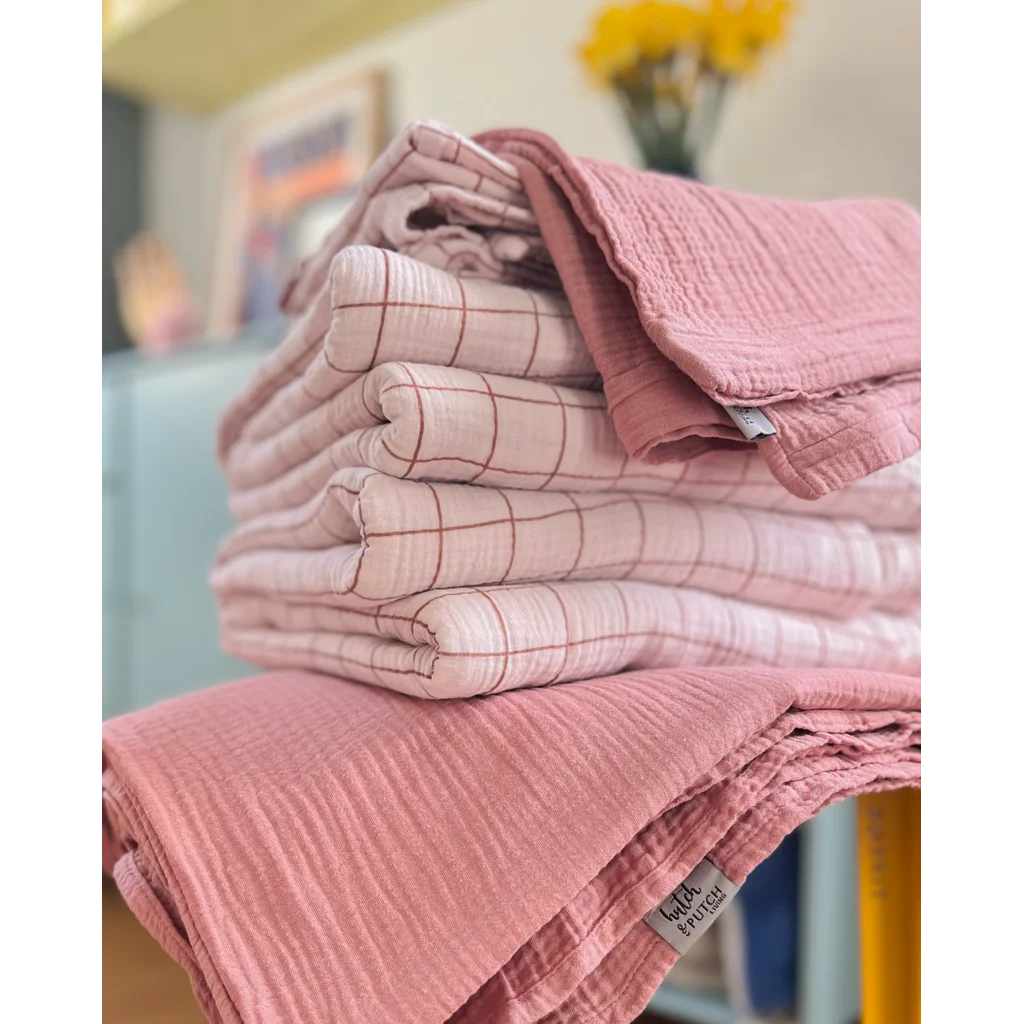Musselin Bettwäsche Karo Garnitur in Rosa Muster Karo von hutch&putch Größe 135x200 + 80x80 cm