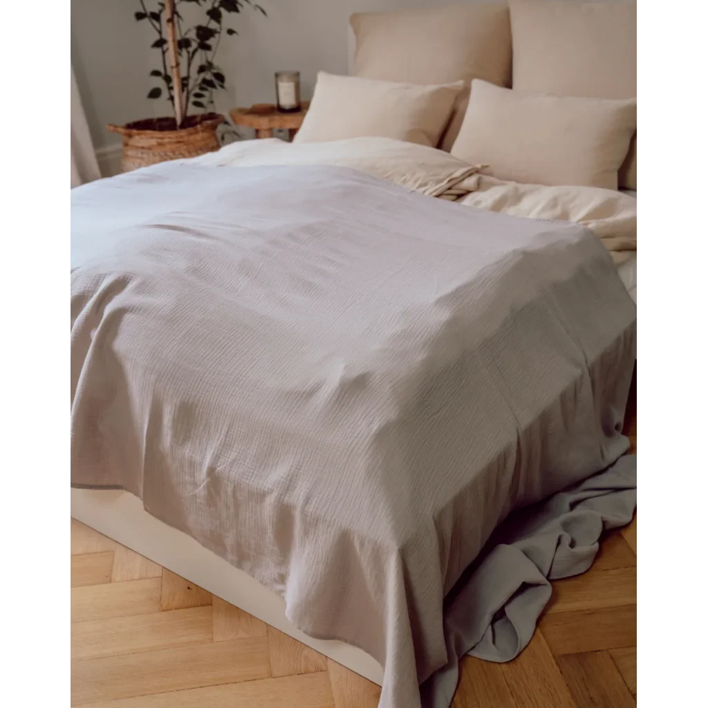 Musselin Tagesdecke in Stein Beige von hutch&putch Größe 160x220 cm