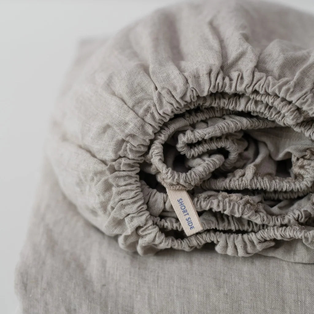 Spannbettlaken für Matratzen in Standardgröße - Doppelbett in Stein Grau von Linen Tales Größe 180x200 cm