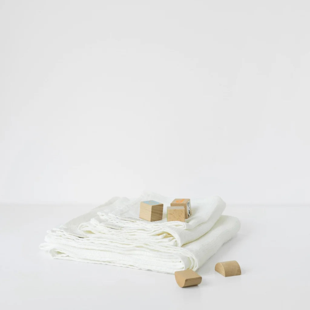 Waffelpiqué Baby-+Kinder-Seiftuch in Weiß von Linen Tales Größe 30x30 cm