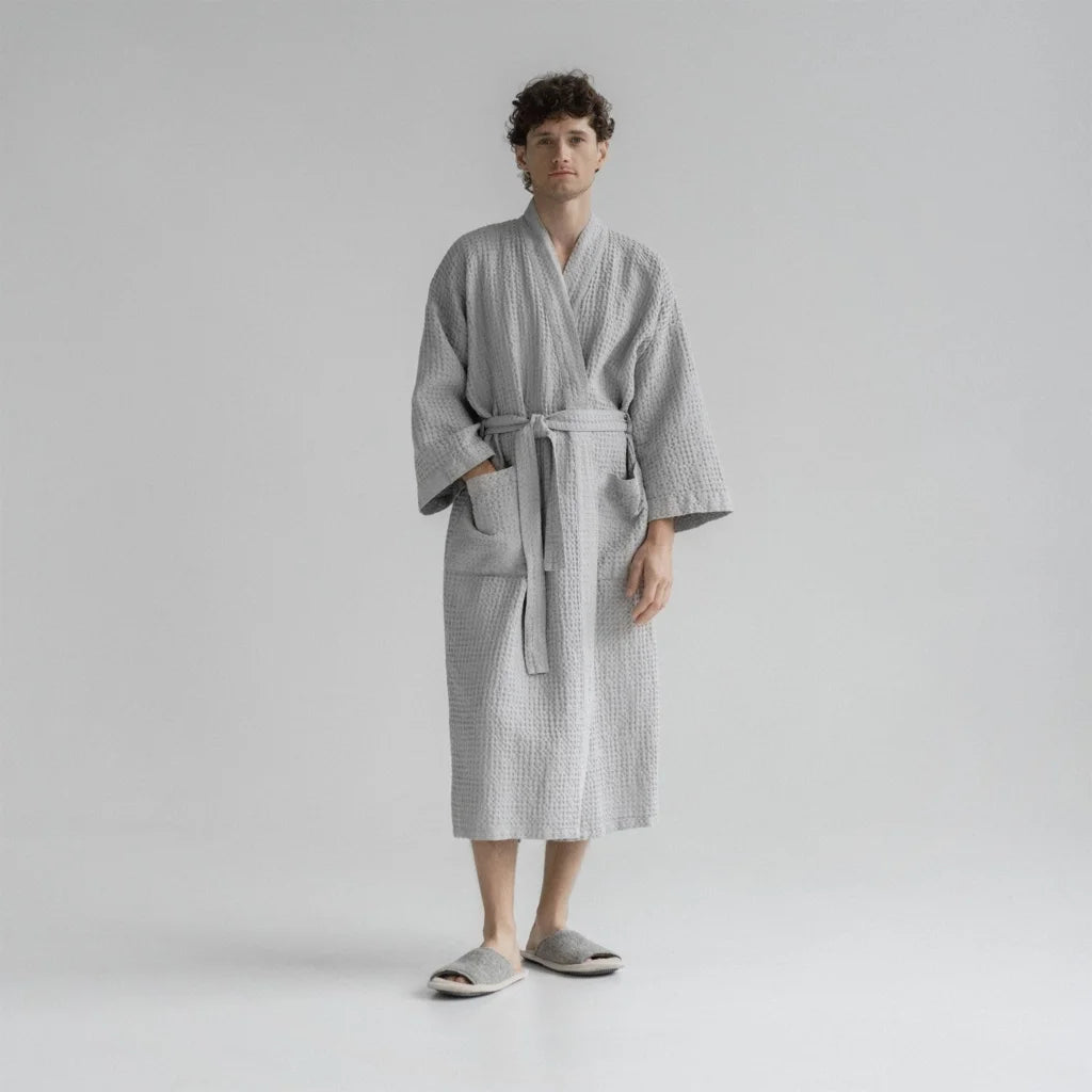 Waffelpiqué Bademantel in Hellgrau Grau von Linen Tales Größe L+XL