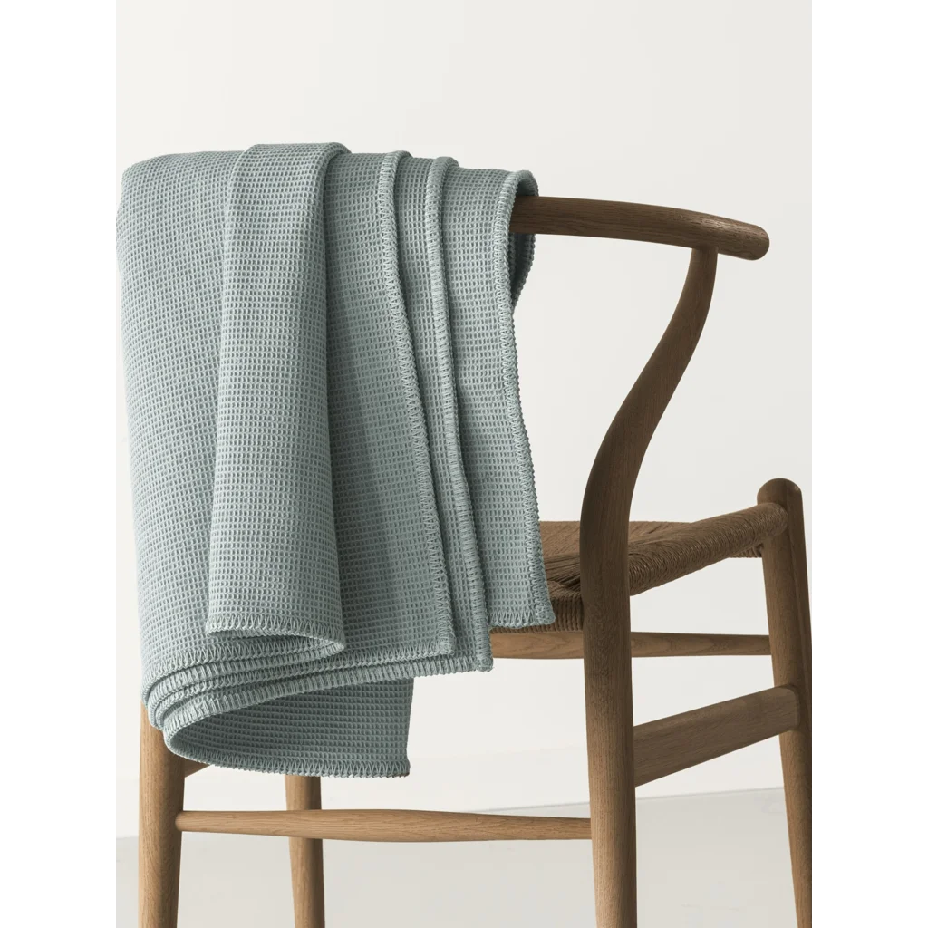 Waffelpiqué Decke in Mint Grün von Cradle Studio Größe 150x210 cm