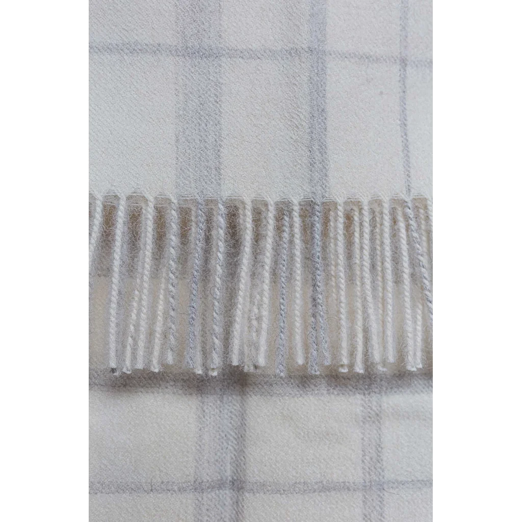 Alpaka Decke VINICUNA  in Creme+Hellgrau Creme+Grau Muster Karo-Muster von KUNA Größe 130x180 cm (inkl. Fransen)