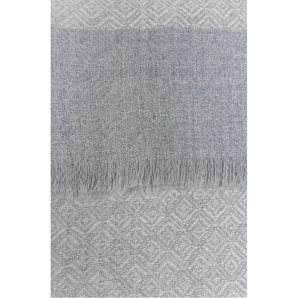 Alpaka Decke VRAC in Hellgrau Grau Muster Diamant von KUNA Größe 130x180 cm (inkl. Fransen)