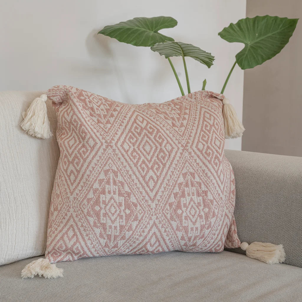 Bio Jacquard Kissenhülle mit Quasten in Rosa+Creme Muster Jacquard von Jean&Len Größe 45x45 cm