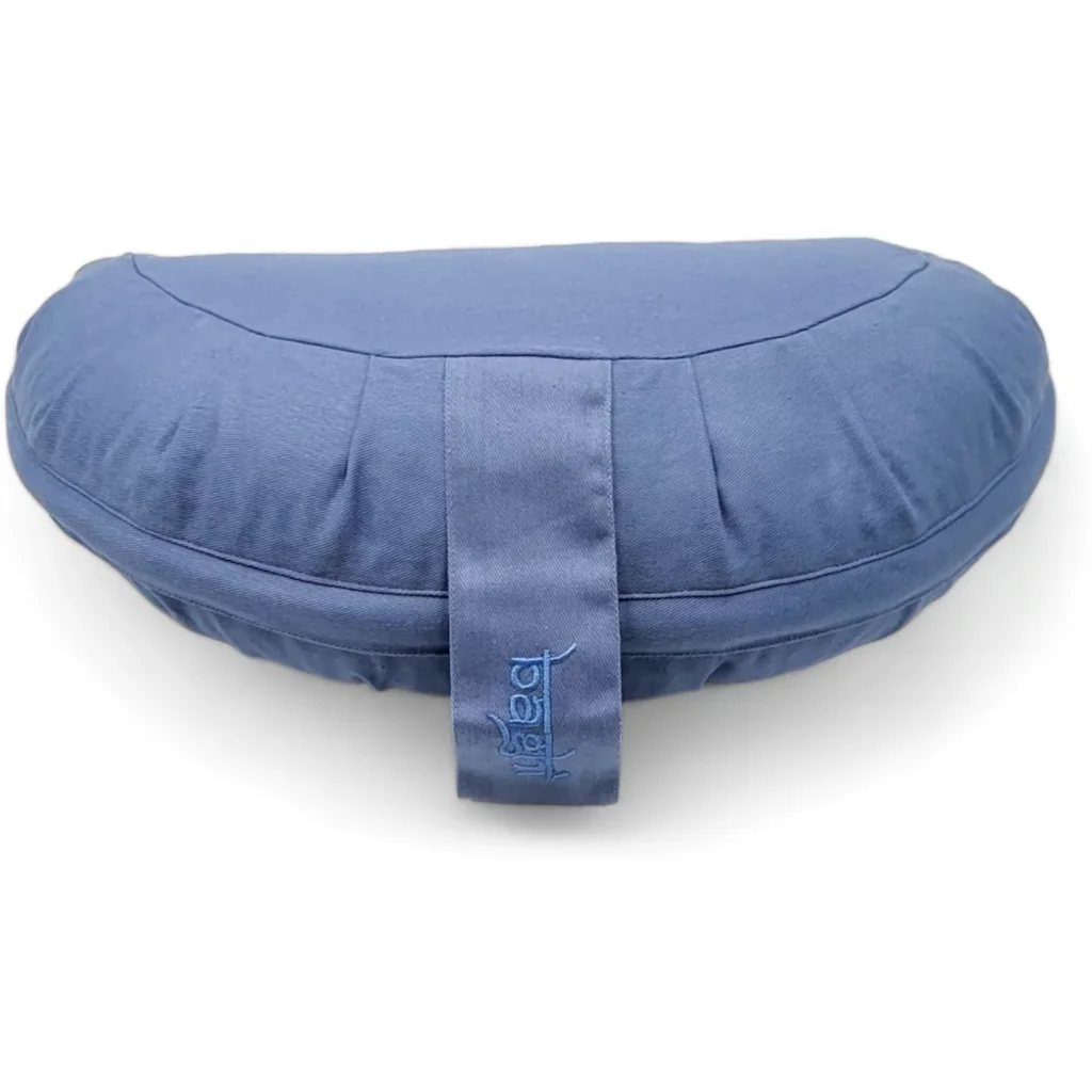 Bio Meditationskissen+Yogakissen Halbmond in Kornblumenblau Blau von BAGHI Größe 43x23 cm Höhe 18 cm