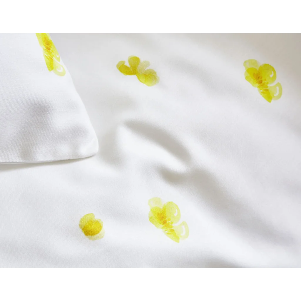 Bio Satin Bettwäsche Butterblume Kissenbezug in Gelb Muster Butterblume von Cotonea Größe 40x40 cm