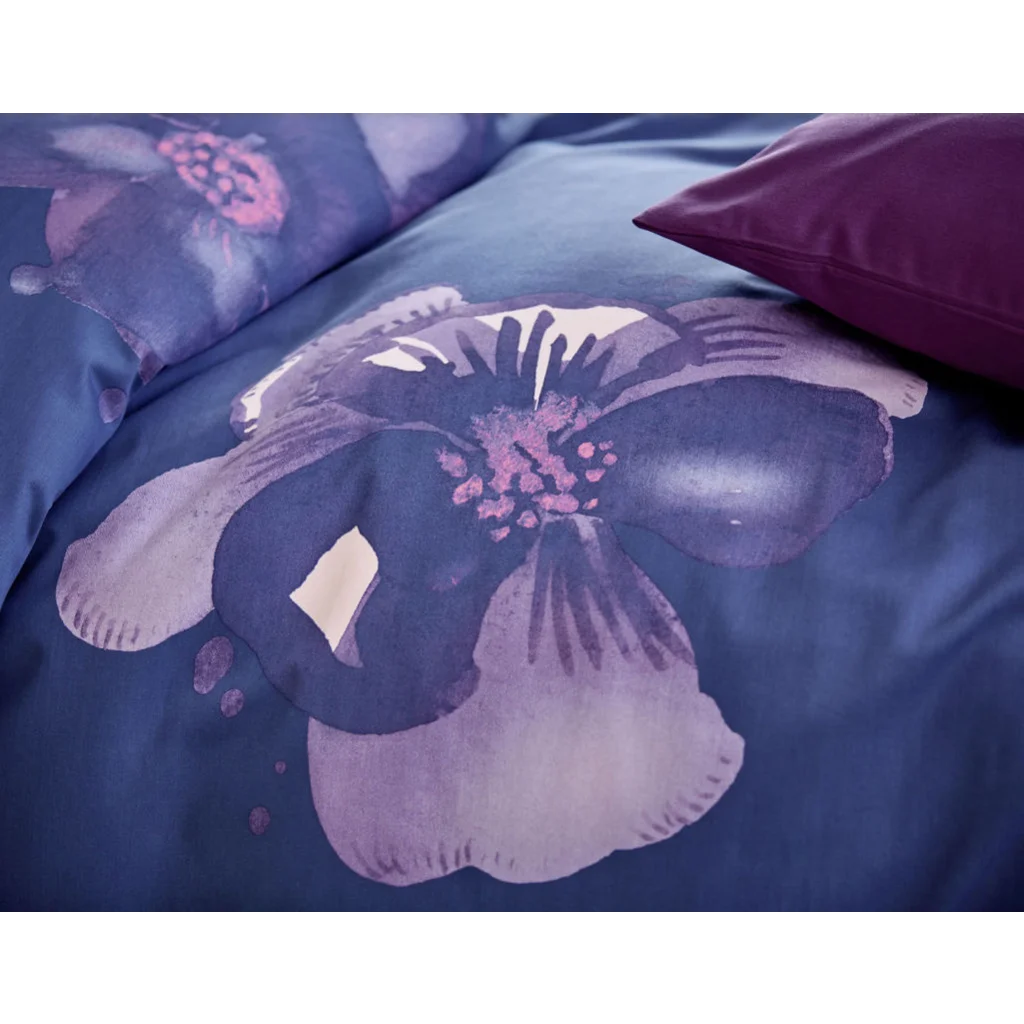 Bio Satin Bettwäsche Dunkle Anemone Kissenbezug in Lila+Blau Muster Dunkle Anemone von Cotonea Größe 40x80 cm