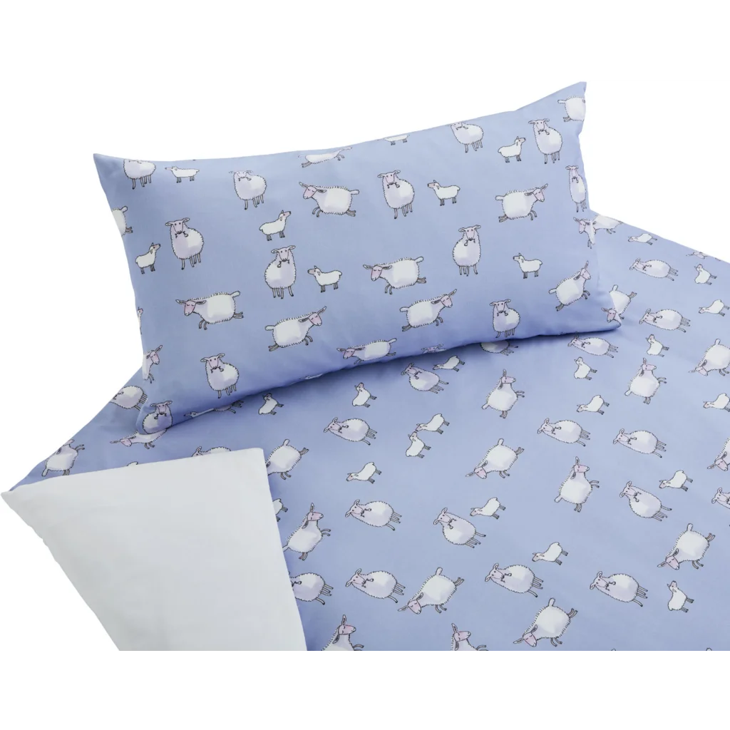 Bio Satin Kinder-Bettwäsche Schäfchen Garnitur in Blau Muster Schäfchen von Cotonea Größe 135x200 + 40x80 cm