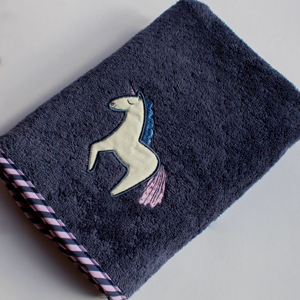 Frottier Handtuch Einhorn in Dunkelblau Blau Muster Einhorn von KATHA covers Größe 50x100 cm