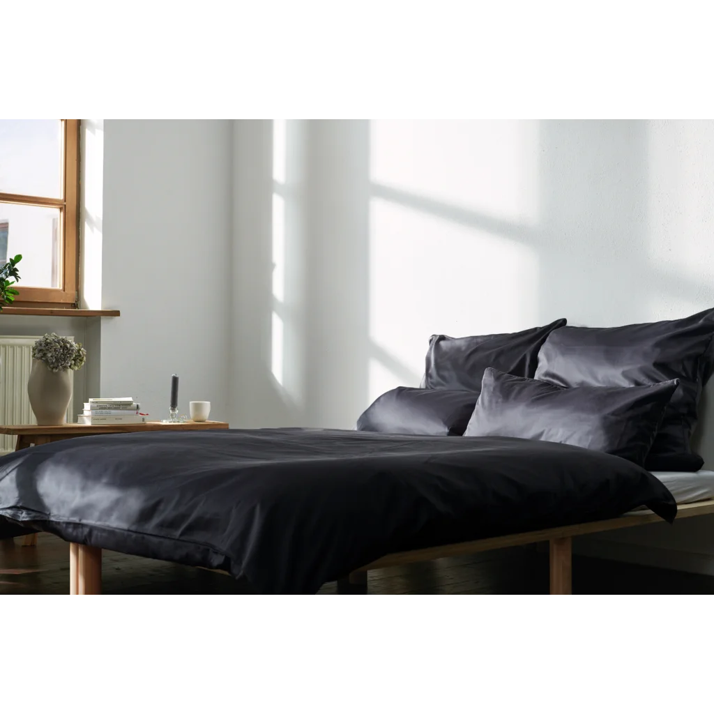 Mako-Satin Bettwäsche Bettbezug in Anthrazit Grau von Cradle Studio Größe 135x200 cm