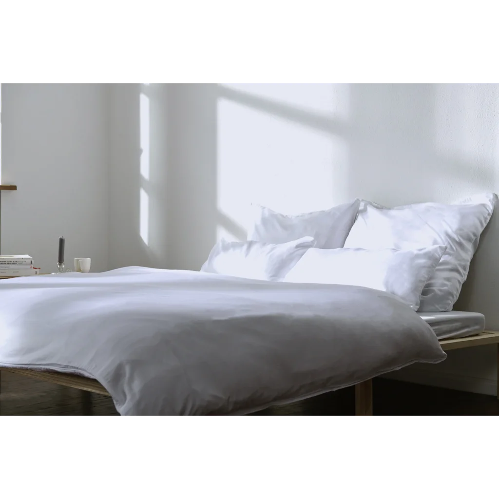 Mako-Satin Bettwäsche Bettbezug in Weiß von Cradle Studio Größe 135x200 cm
