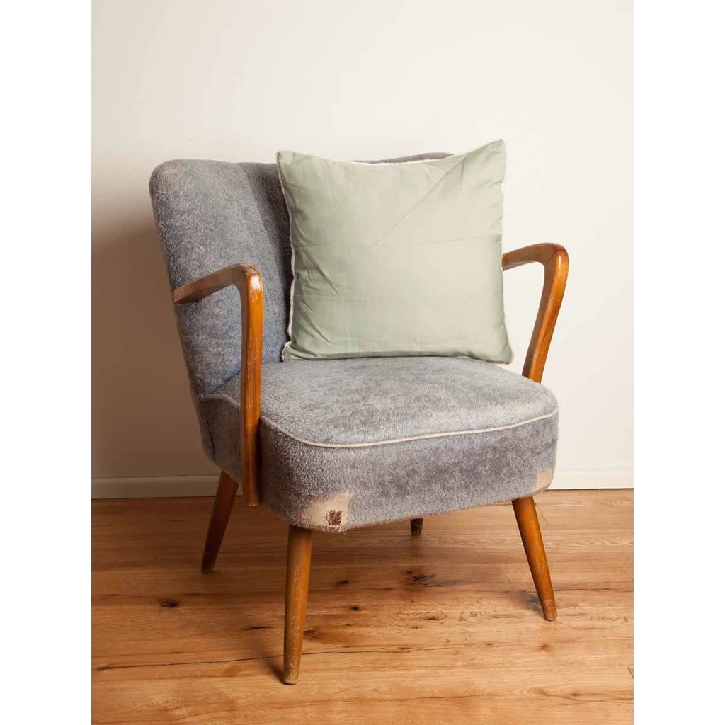 Upcycling Satin Kissenhülle in Mint von LORE - upcycled goods Größe 40x40 cm