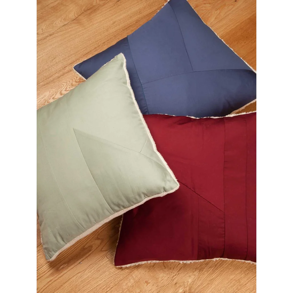 Upcycling Satin Kissenhülle in Mint von LORE - upcycled goods Größe 40x40 cm