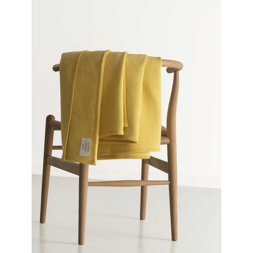 Waffelpiqué Decke in Sonnengelb Gelb von Cradle Studio Größe 150x210 cm